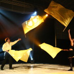 Jonglerie avec les drapeaux
